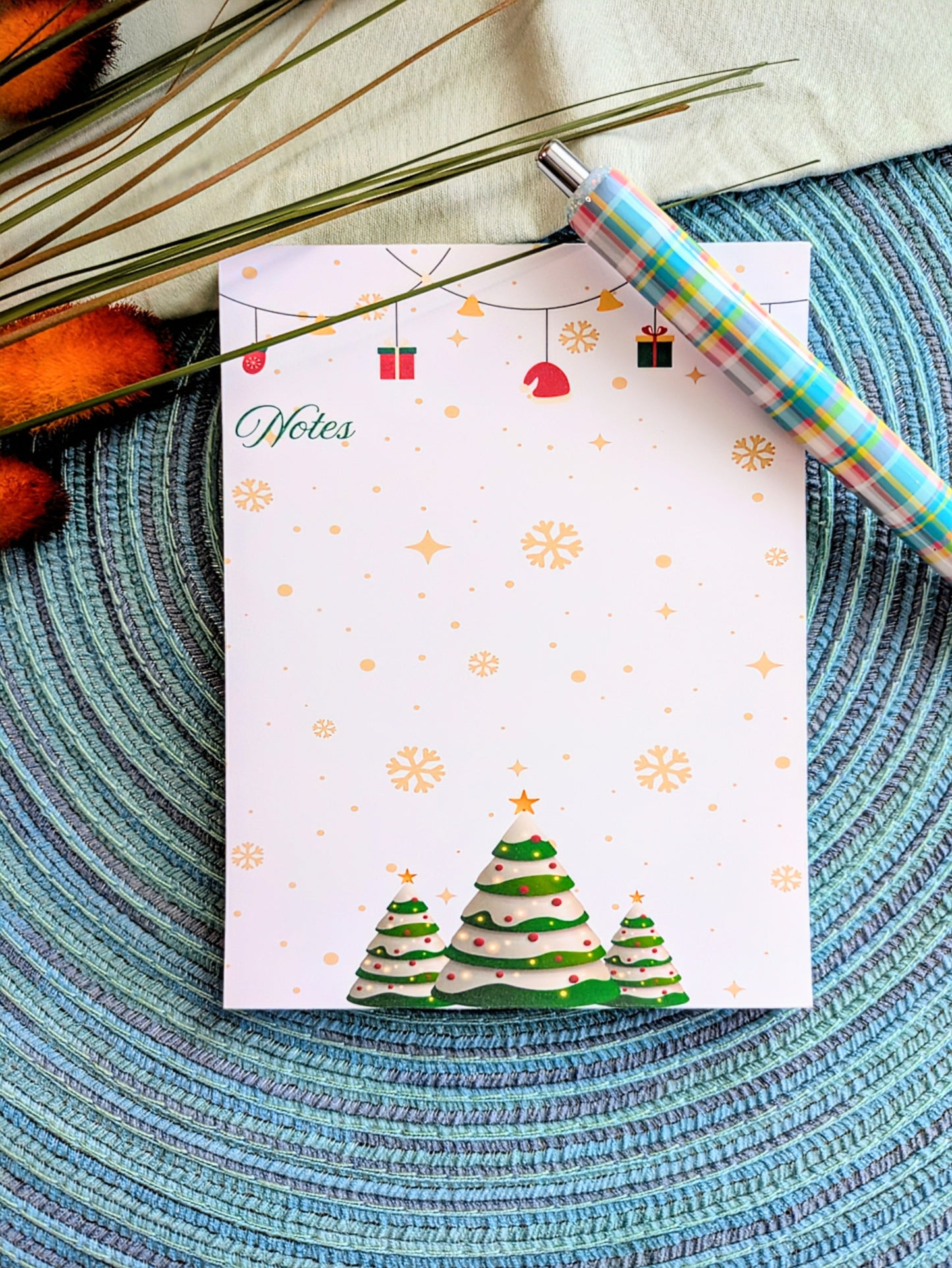 "Xmas Trees & Gifts" Notepad